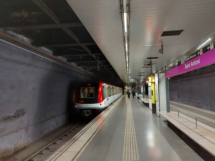 Andana de Sant Antoni a la L2 del simulador de metro de Barcelona MetroSim